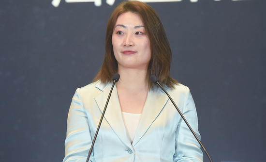 宗馥莉请辞这个月，娃哈哈经历了什么