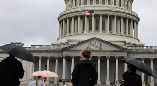 法官暂时禁止特朗普在政府关闭期间解雇联邦工作人员