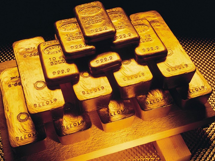 投资黄金时，如何掌握最佳买入卖出时机？