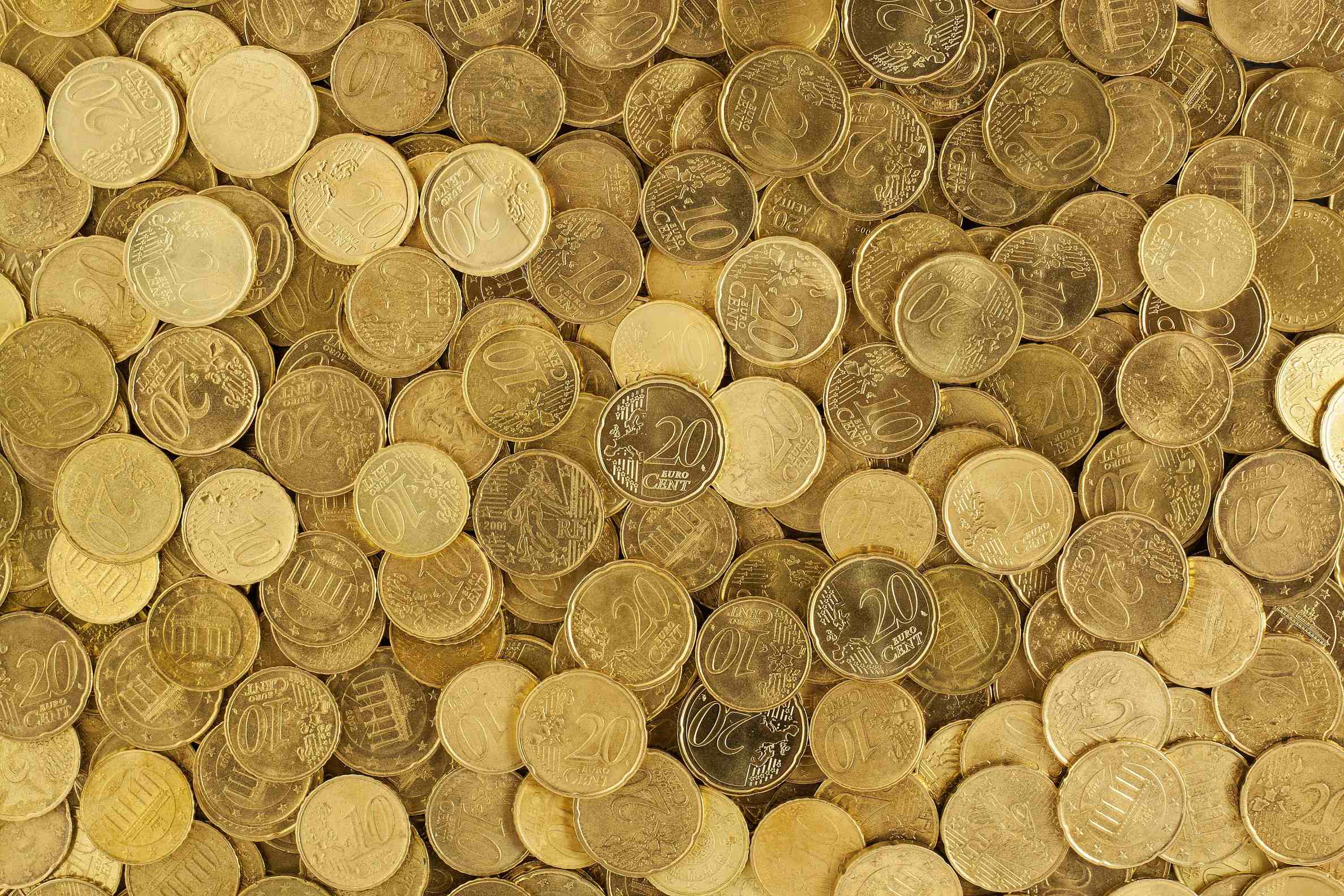 如何通过黄金市场变化把握投资机会？