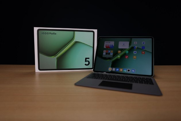 iQOO Pad5e开箱：同档大屏游戏神器，学习办公也能“躺赢”