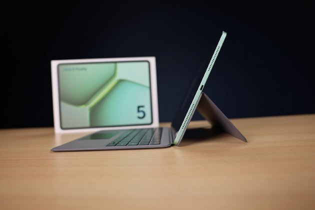 iQOO Pad5e开箱：同档大屏游戏神器，学习办公也能“躺赢”