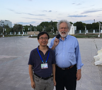 追忆杨振宁、趣说量子力学,潘建伟复旦开讲!