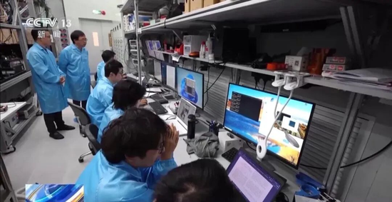 追忆杨振宁、趣说量子力学,潘建伟复旦开讲!