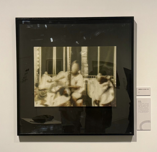 朋友圈正成为“艺术第一现场”，上海青年美展公众投票人次破18万的背后……