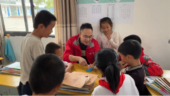橙光相伴,与希望同行——平安基金开展2025年公益支教行动
