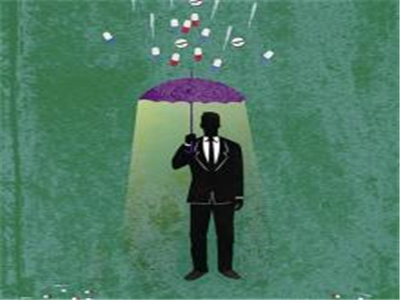 购买健康险时的费用结构通常是怎样的？