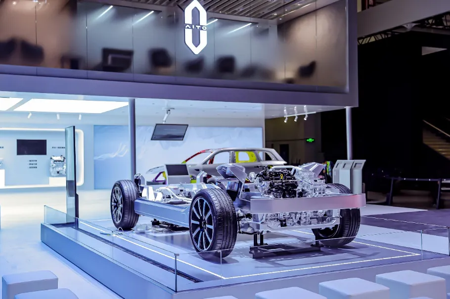 赛力斯登陆港交所开启国际化篇章,开辟新增长路径