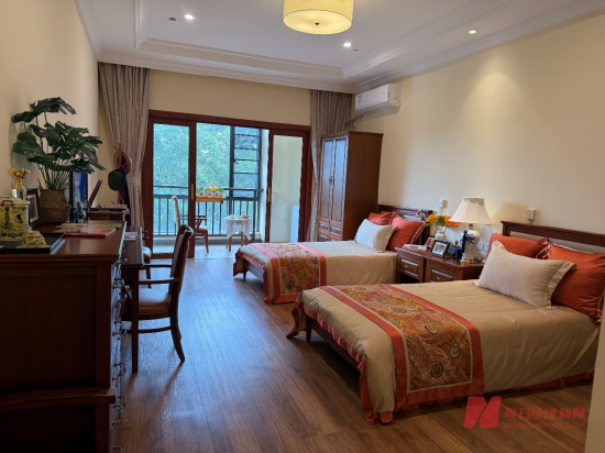 近10万香港老人跨境养老背后：费用便宜、居住空间大是核心动力，但医疗衔接待完善