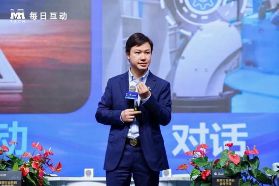 每日互动AI进化论:爱仝(AI)而不碍于仝(AI)