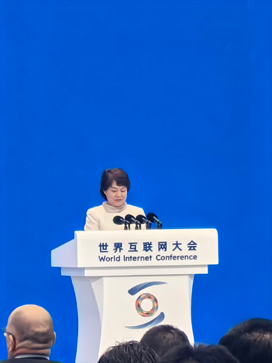 中兴通讯董事长方榕：芯片和AI专利超1万件，5G标准必要专利有效数居全球前五