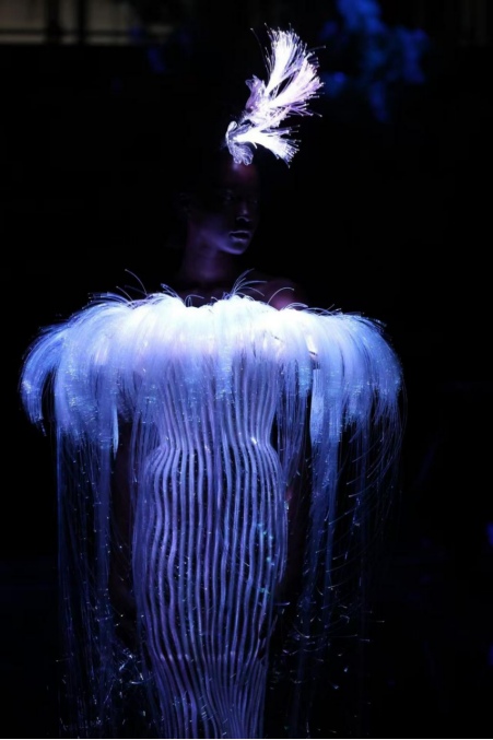 对话中国高定标杆人物郭培:为什么1000万也不卖这件衣服?|贵圈