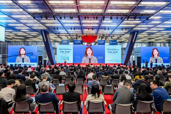 港交所陈翊庭：资本市场正在迈入“人工智能+”时代 通过科技赋能提升香港金融市场的国际竞争力