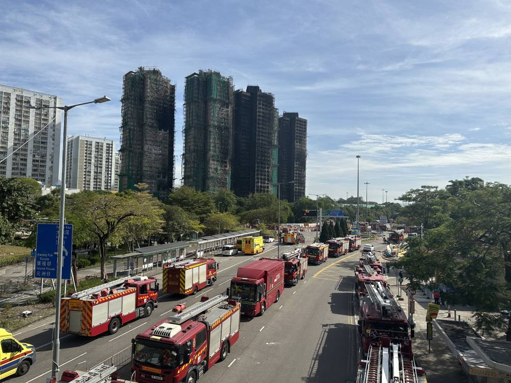 理赔与捐助双线驰援 多家险企启动应急预案应对香港宏福苑火灾