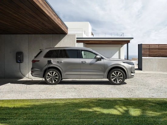 净亏6亿,李想认错,重定3大战略自我革命