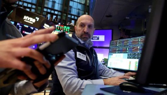 盘前：12月开局大溃败 比特币闪崩 纳指期货跌0.7%