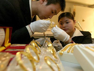 买金条比买金饰投资更划算吗？