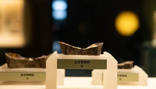 芝商所“拔网线”背后：白银新高狂欢下暗流涌动