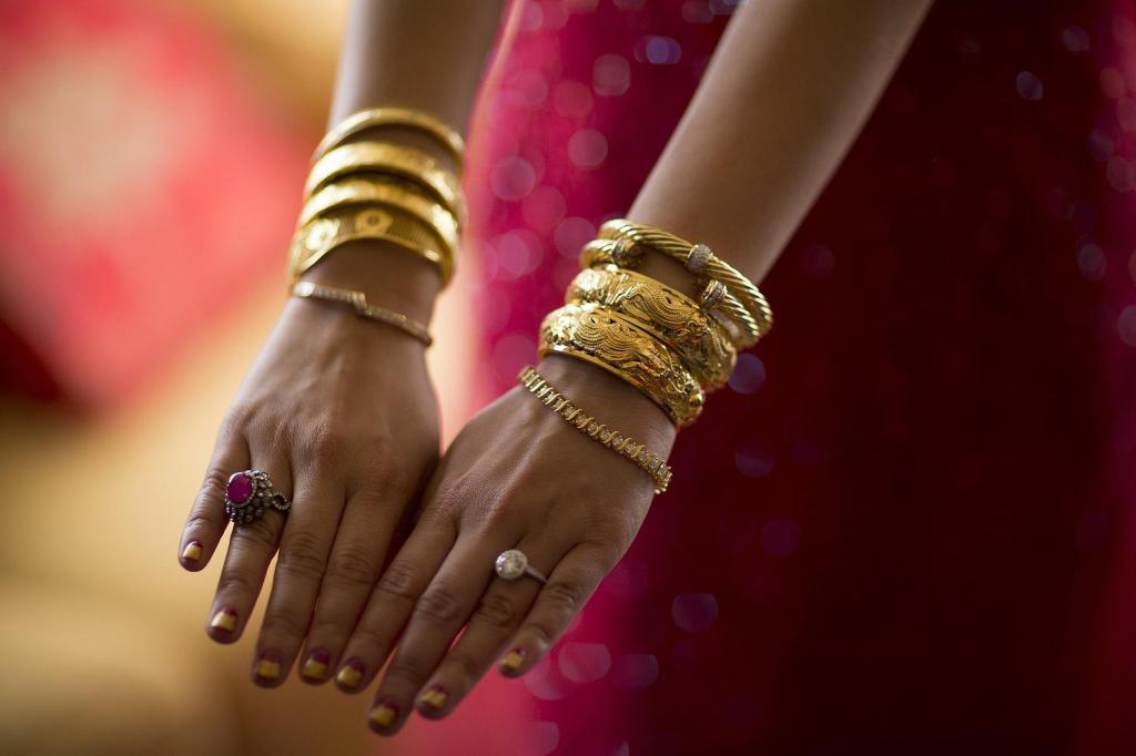 2025年金价“狂飙”,我们为何依然痴迷黄金?